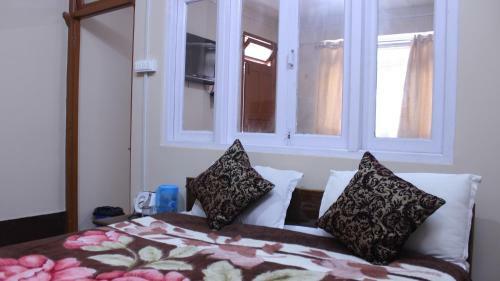 Hotel Zero To One Stay - Silk Route Residence