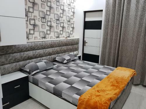 Entire World Class Apartment Near Metro Station