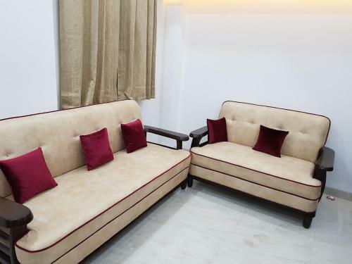 Entire World Class Apartment Near Metro Station