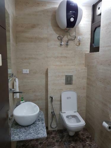 Entire World Class Apartment Near Metro Station