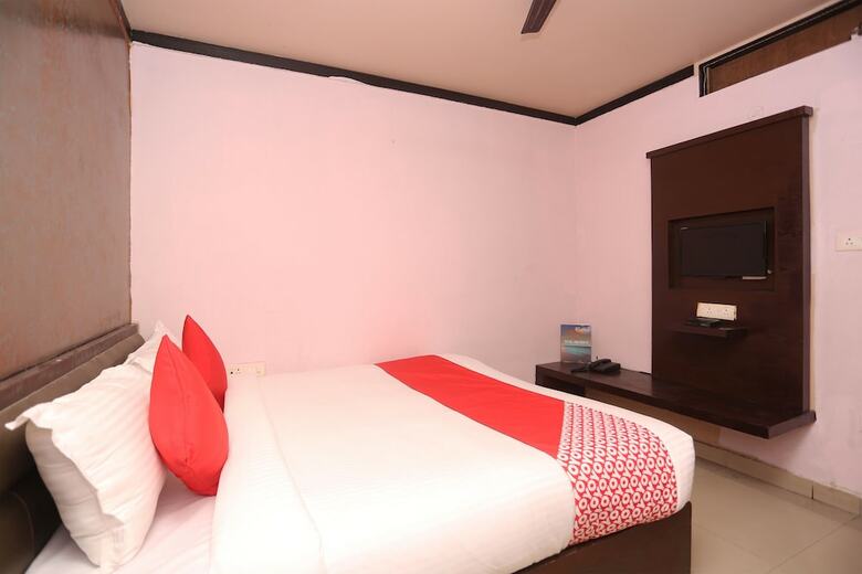 Hotel Oyo 18259 Palm Tree