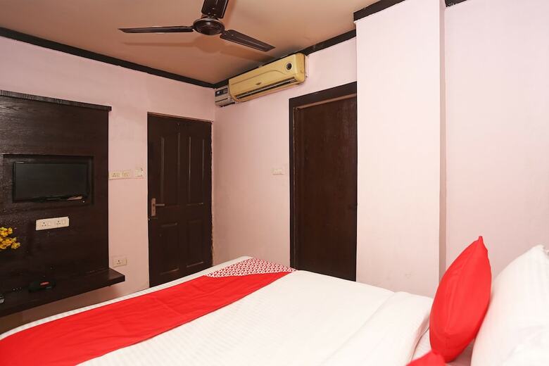 Hotel Oyo 18259 Palm Tree