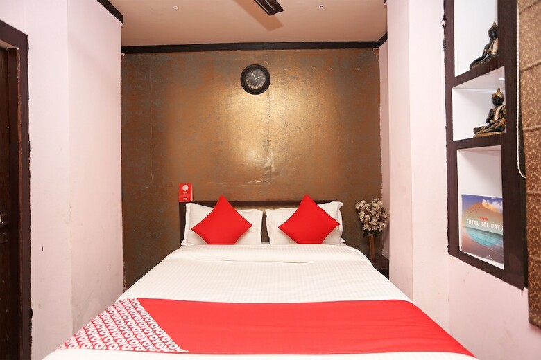 Hotel Oyo 18259 Palm Tree