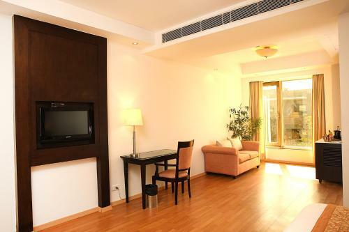 Hotel Ahuja Residency Vista Woods