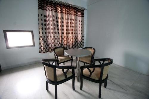 Divine Residency By Royal Collection Hotels