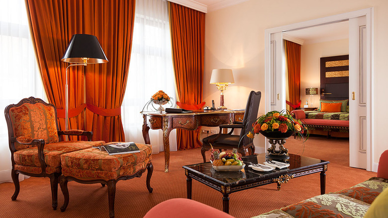 Buelow Palais And Residenz Hotel