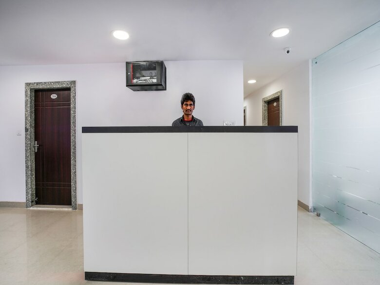 Hotel Oyo 18341 Flagship Metro International