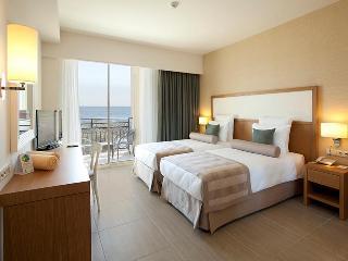 Hotel Paloma Oceana Resort