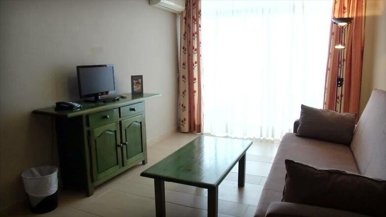 Hotel Blue Sea Lagos de Cesar