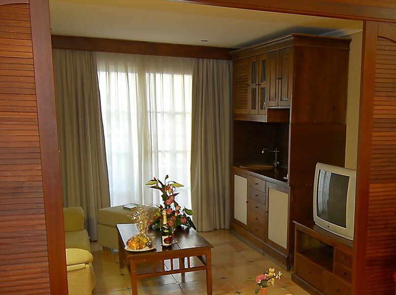 Paradise Park Fun Lifestyle Hotel