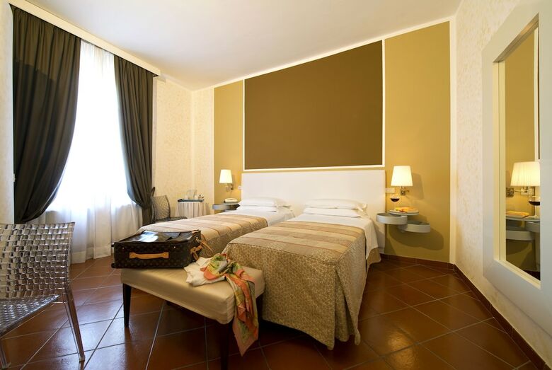 Hotel De La Pace
