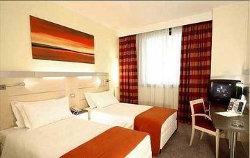 Hotel Express By Holiday Inn