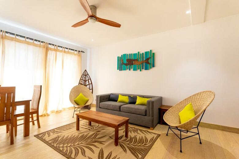 Hotel True Blue Bay Resort