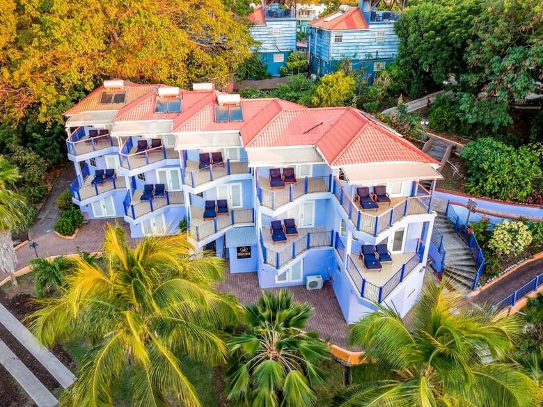 Hotel True Blue Bay Resort