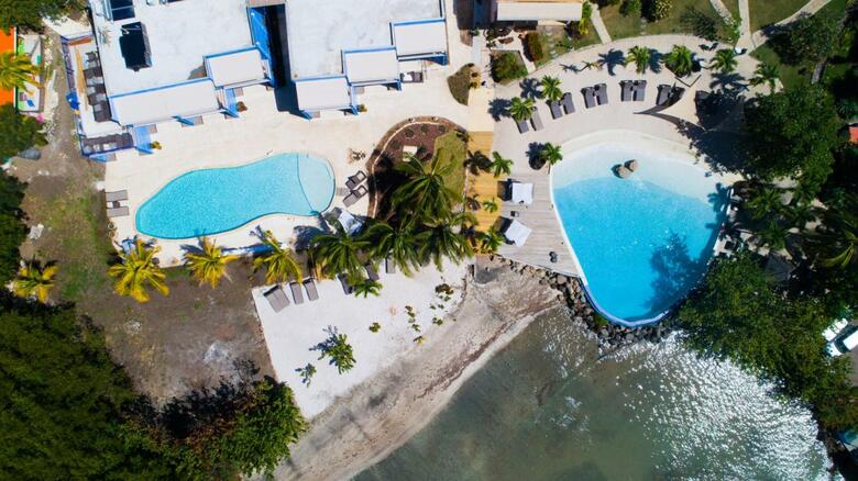 Hotel True Blue Bay Resort