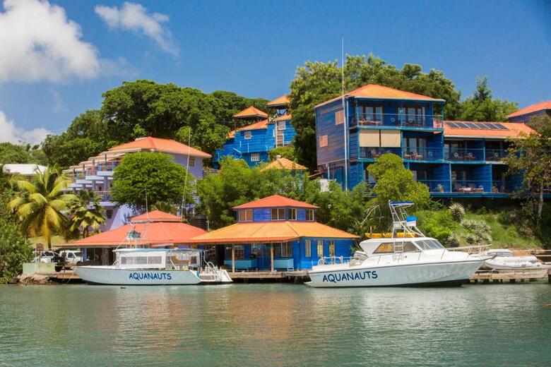 Hotel True Blue Bay Resort