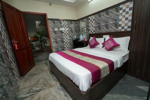 Hotel Oyo 4678 Greens Residency