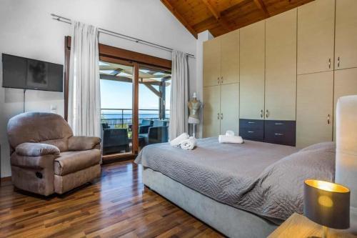 Mpochali Villa Sleeps 9 Pool Air Con Wifi