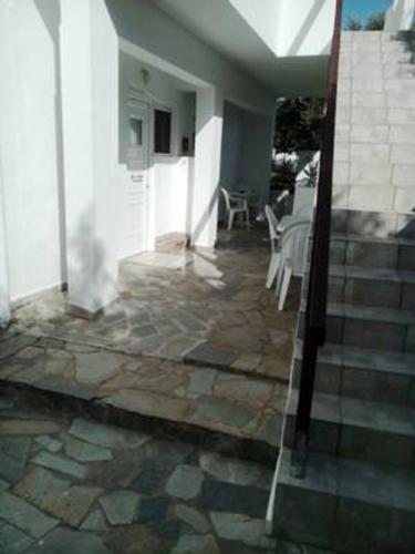 Skiathos 18-24 Young Apartments