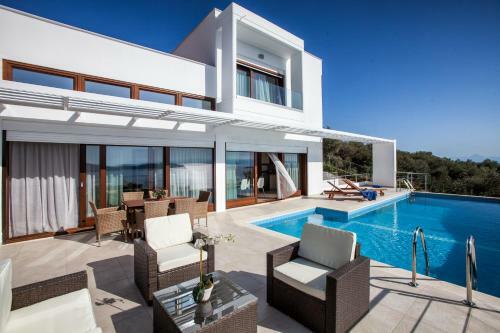 Villa Magdani Private Residences
