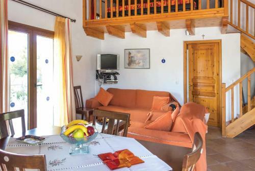 Skopelos Villa Sleeps 2 Air Con Wifi