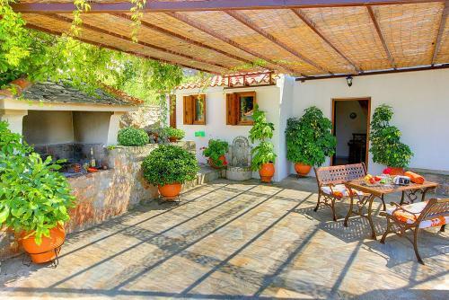 Skopelos Villa Sleeps 2 Pool Air Con Wifi