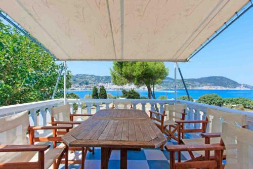 Villa Karavos