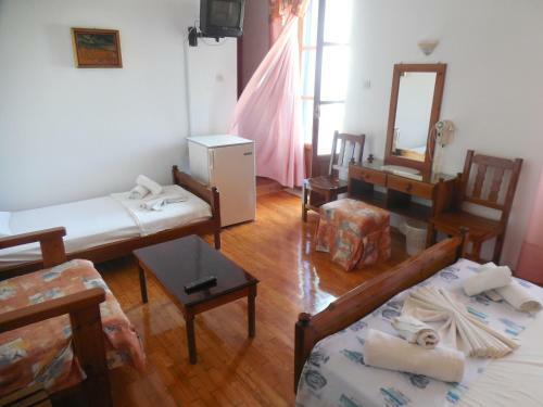 Hostal Adonis Rooms