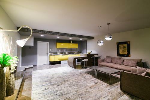 Luxury Beach Front Villa Selenia Gold In Sounio, Athens