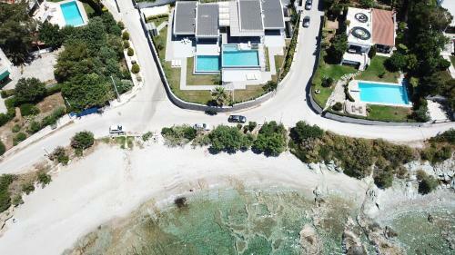 Luxury Beach Front Villa Selenia Gold In Sounio, Athens