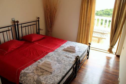 Villa Azure Sunrise 40m. From The Sandy Beach.