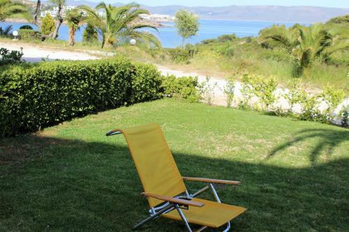Villa Azure Sunrise 40m. From The Sandy Beach.