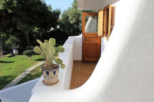 Villa Azure Sunrise 40m. From The Sandy Beach.