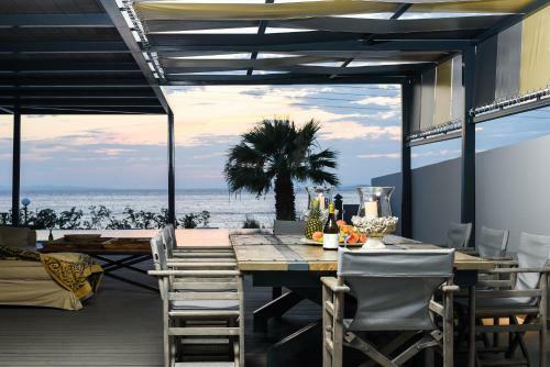Luxury Beach Front Villa Selenia Platinum In Sounio, Athens