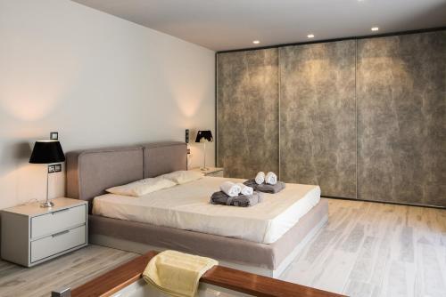 Luxury Beach Front Villa Selenia Platinum In Sounio, Athens