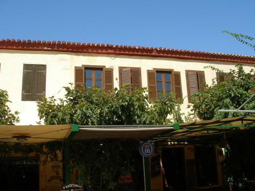Villa Adamite