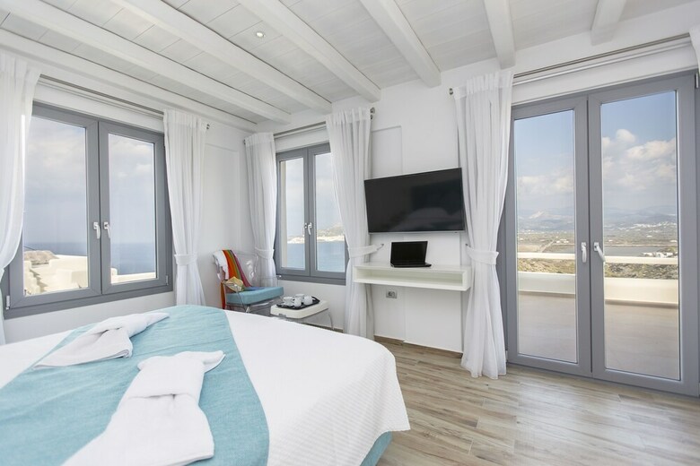 Naxos Rock Villas