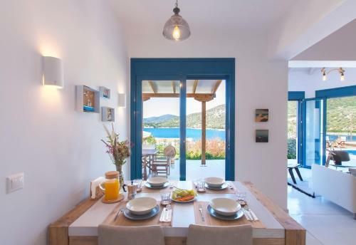 Villa Alma Lefkada- Sea Front Villa