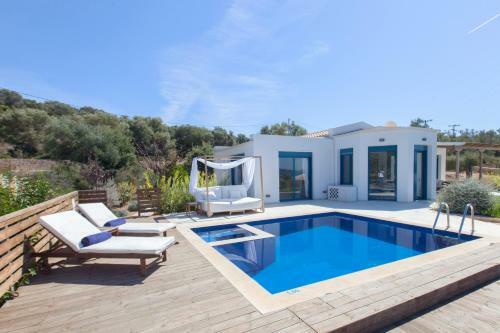 Villa Alma Lefkada- Sea Front Villa