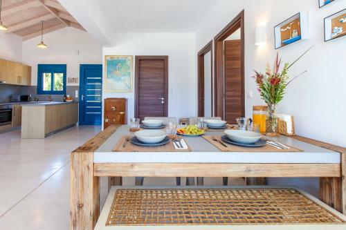 Villa Alma Lefkada- Sea Front Villa