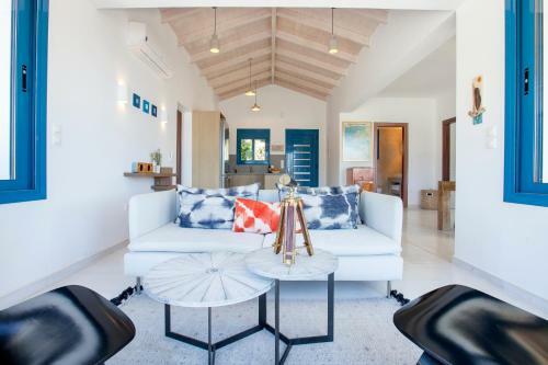 Villa Alma Lefkada- Sea Front Villa