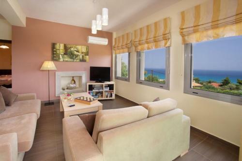 Skala Villa Sleeps 6 Pool Wifi