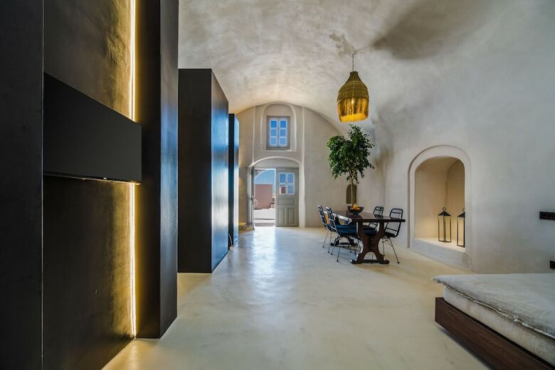 Hotel Pyrgos 1870, A Restored Winery