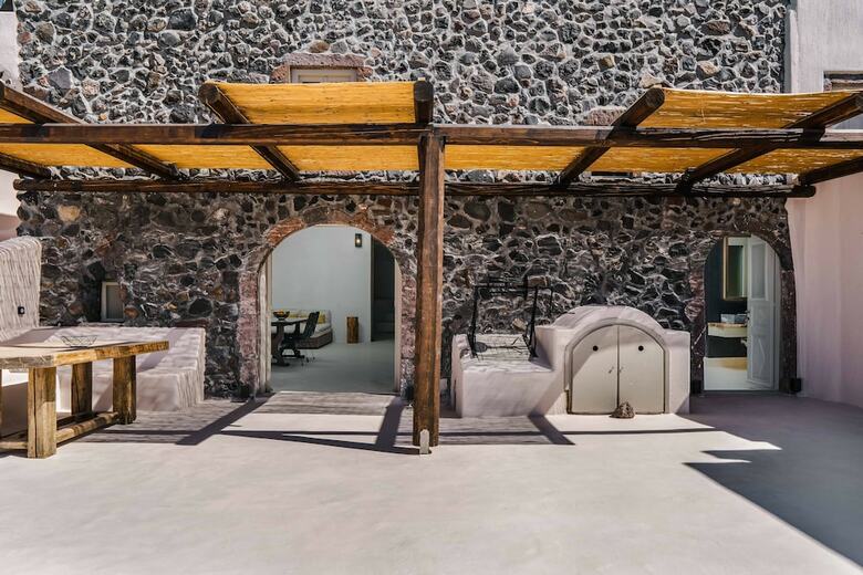 Hotel Pyrgos 1870, A Restored Winery