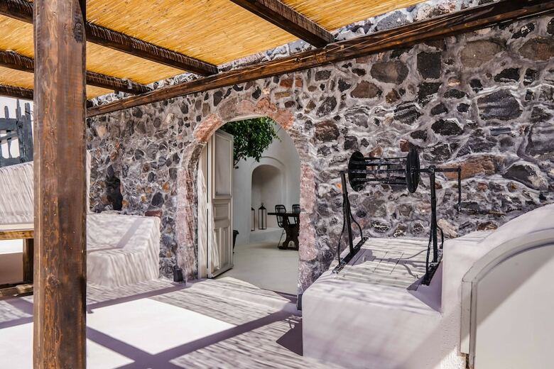 Hotel Pyrgos 1870, A Restored Winery