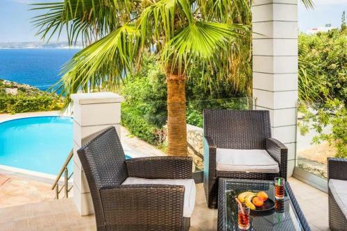 Plaka Villa Sleeps 7 Pool Air Con Wifi