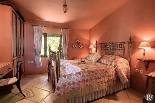 Mousata Villa Sleeps 10 Pool Air Con Wifi