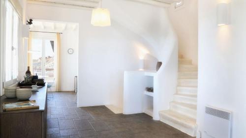 Mykonos Villa Sleeps 16 Pool Air Con