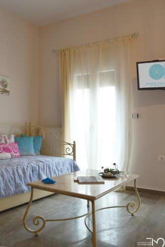 Ariadne & Theseus Apartments