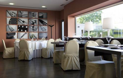 Vertice Apartamentos Sevilla Aljarafe